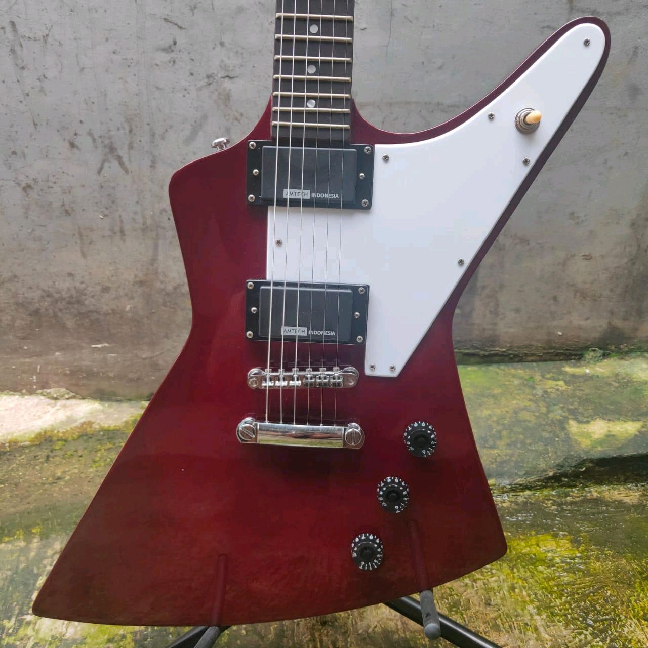 Gitar Elektrik Epiphone Explorer w/ Pickup Active AMTECH High Gain 9v - Gambar 4