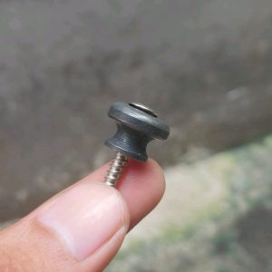 Pin Strap / Endpin untuk Gitar dan Bass warna Hitam berkualitas