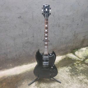Gitar Elektrik Gibson SG Custom Warna Hitam Model AC DC Agus Young